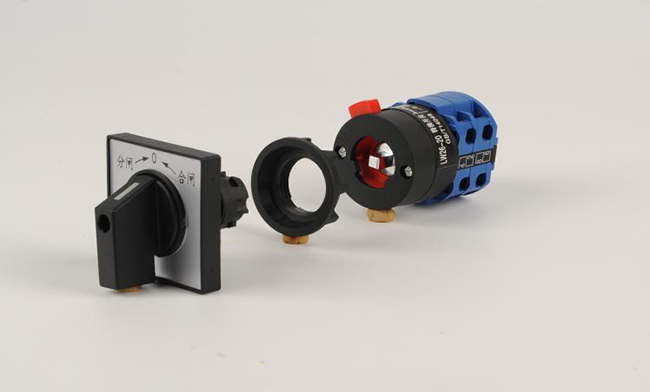 universal changeover switch